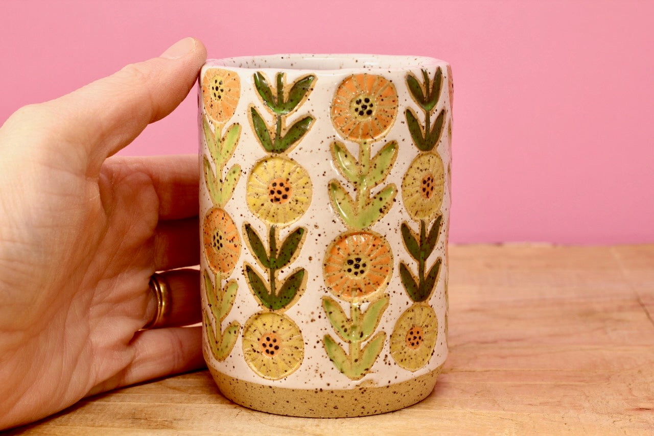 Flower Chain Tumbler #93 (10 oz.)